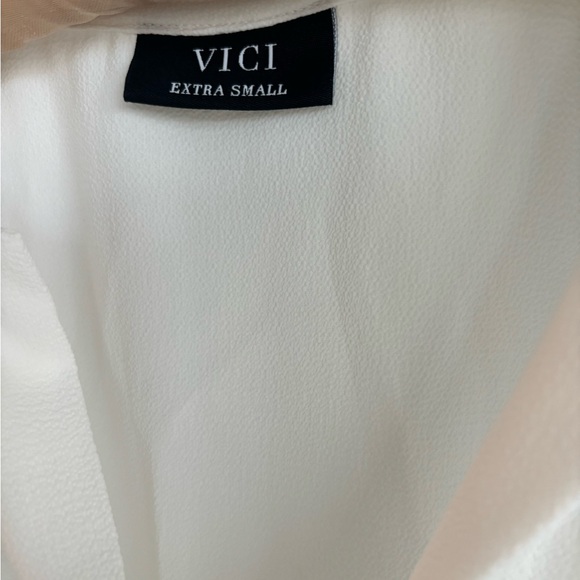 Tie front button down blouse from VICI - Picture 7 of 7